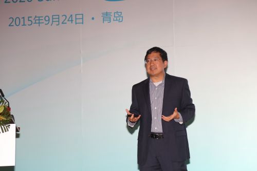 VMware公司高级副总裁兼存储与可用性业务部总经理范承工在IT2020高端论坛发表演讲