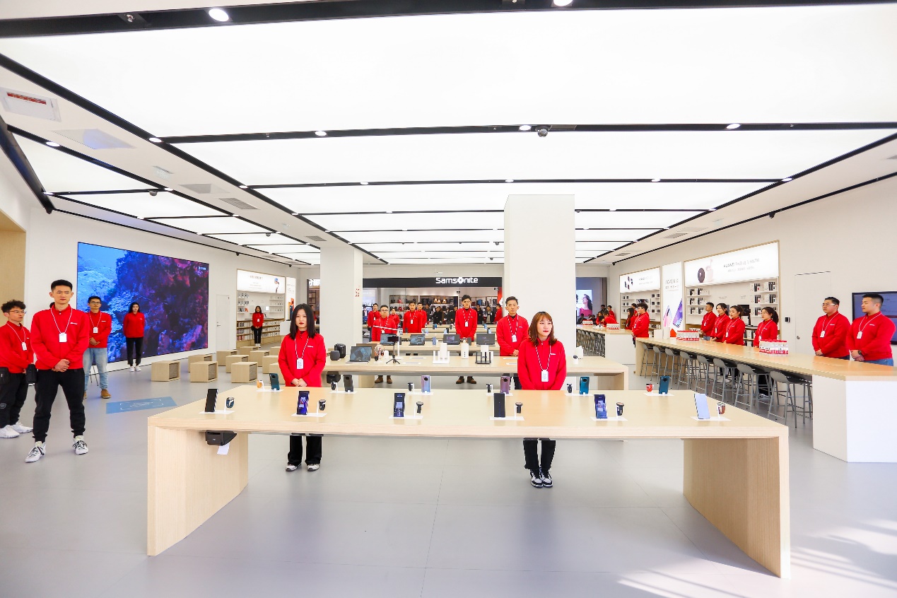 华为授权体验店plus(青岛梦乐城)暖心开业 全场景智慧生活引美好期待