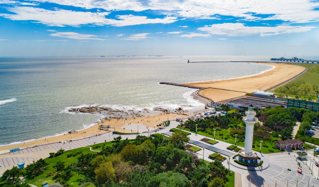 首页>>详情日照港建成国内首个规模化,平行岸线布置的双悬臂自动化